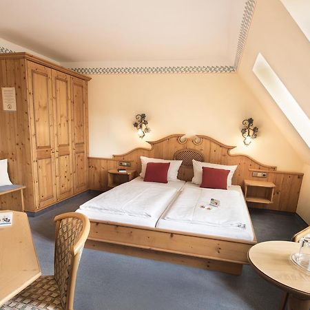 AKZENT Hotel Krone Helmstadt Buitenkant foto