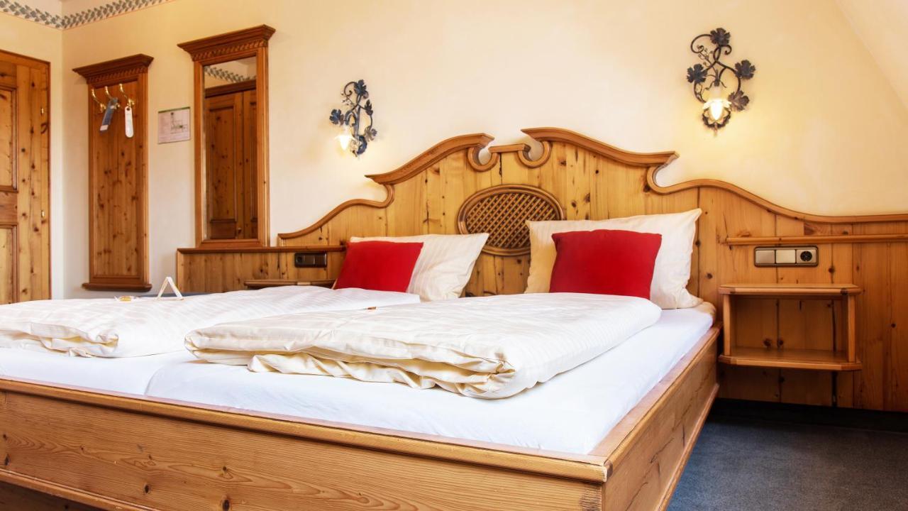 AKZENT Hotel Krone Helmstadt Buitenkant foto