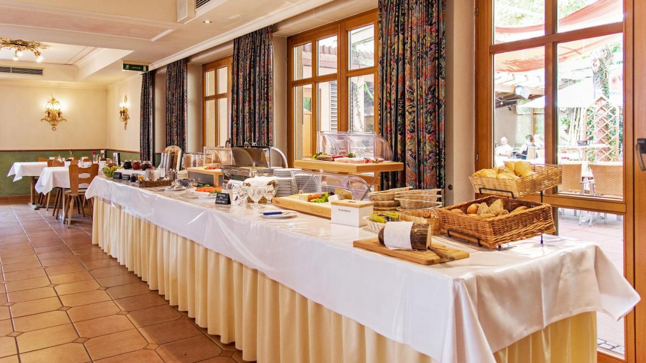 AKZENT Hotel Krone Helmstadt Buitenkant foto