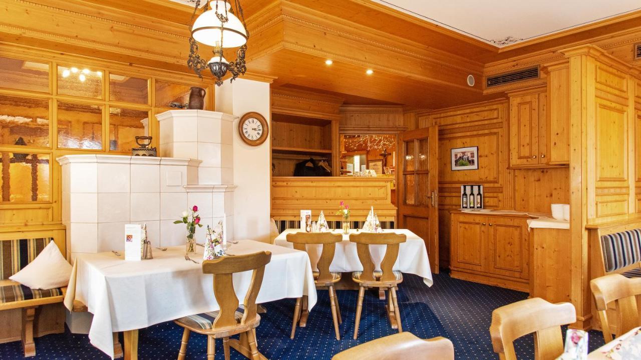 AKZENT Hotel Krone Helmstadt Buitenkant foto