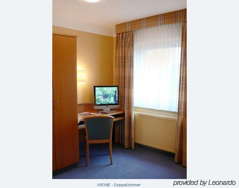 AKZENT Hotel Krone Helmstadt Buitenkant foto