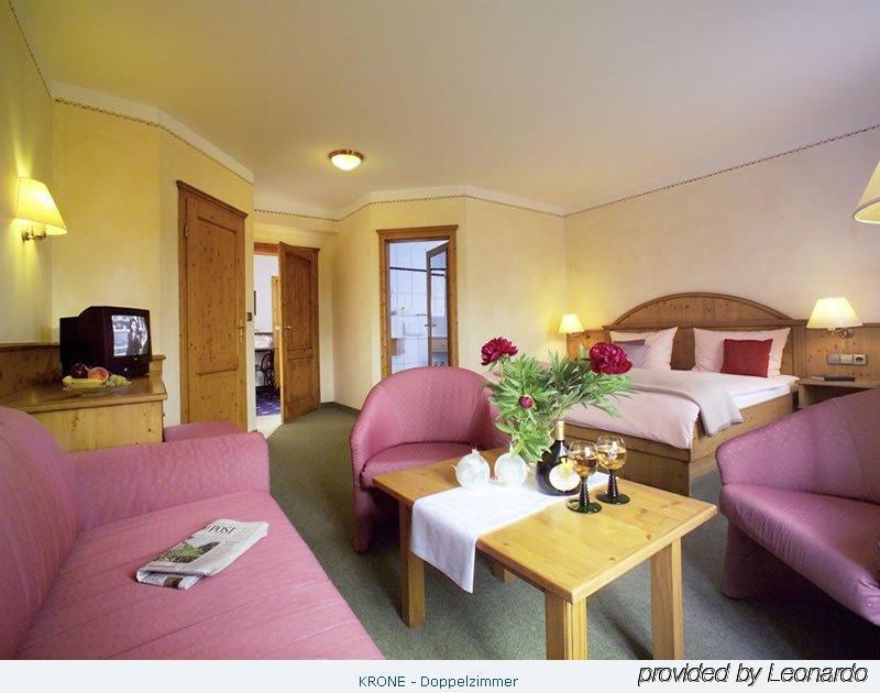 AKZENT Hotel Krone Helmstadt Buitenkant foto