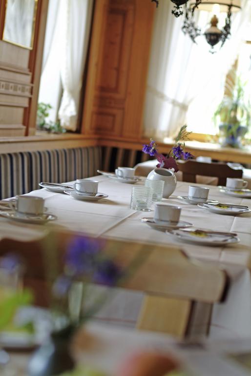 AKZENT Hotel Krone Helmstadt Buitenkant foto