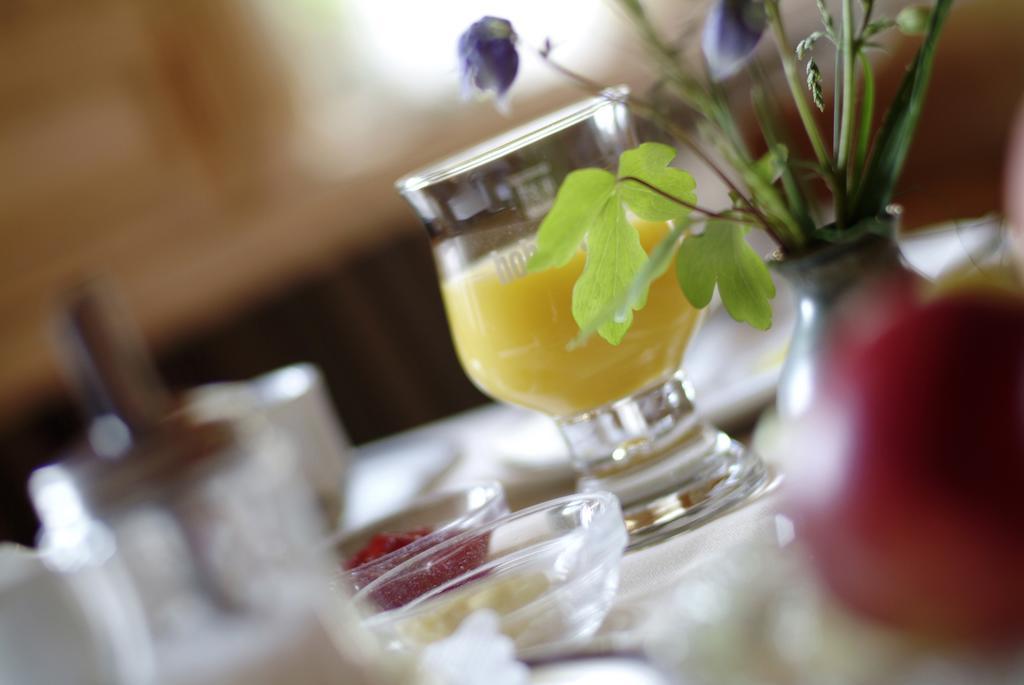 AKZENT Hotel Krone Helmstadt Buitenkant foto