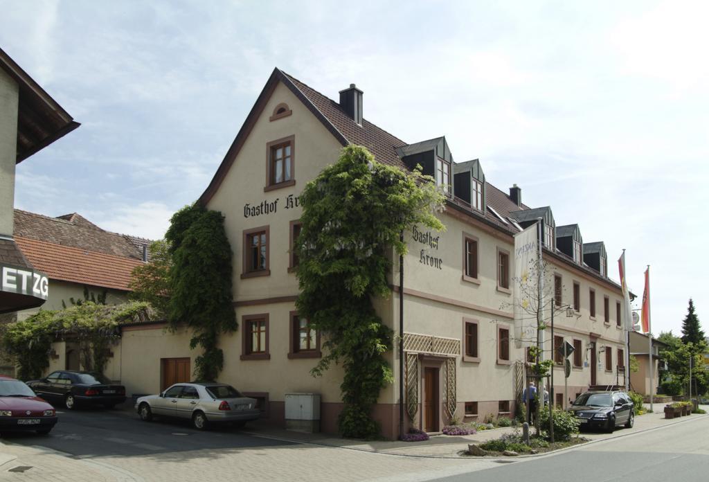 AKZENT Hotel Krone Helmstadt Buitenkant foto